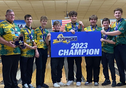  boys bowling team at ES